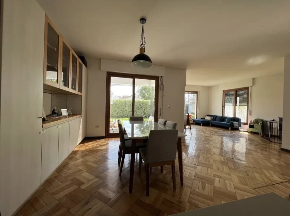 Casa remodelada de 4 dormitorios en Los Dominicos
